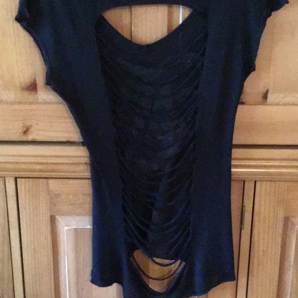 Rue21 Paris France Heart open back Tshirt Sz small - Picture 4 of 5